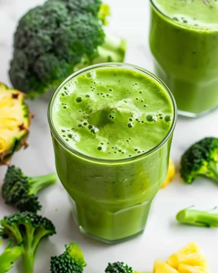 Broccoli Smoothie - The Daily Dish