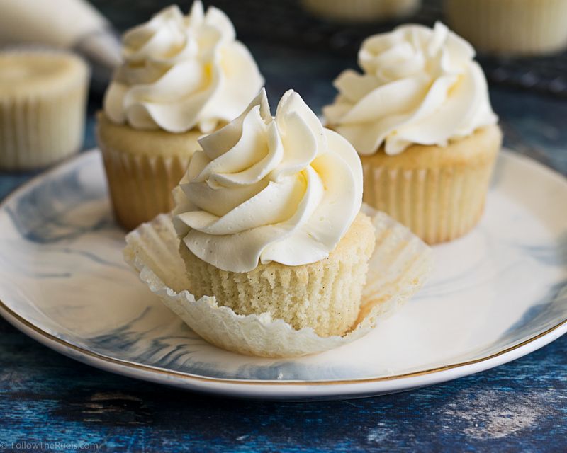 Classic Vanilla Cupcakes