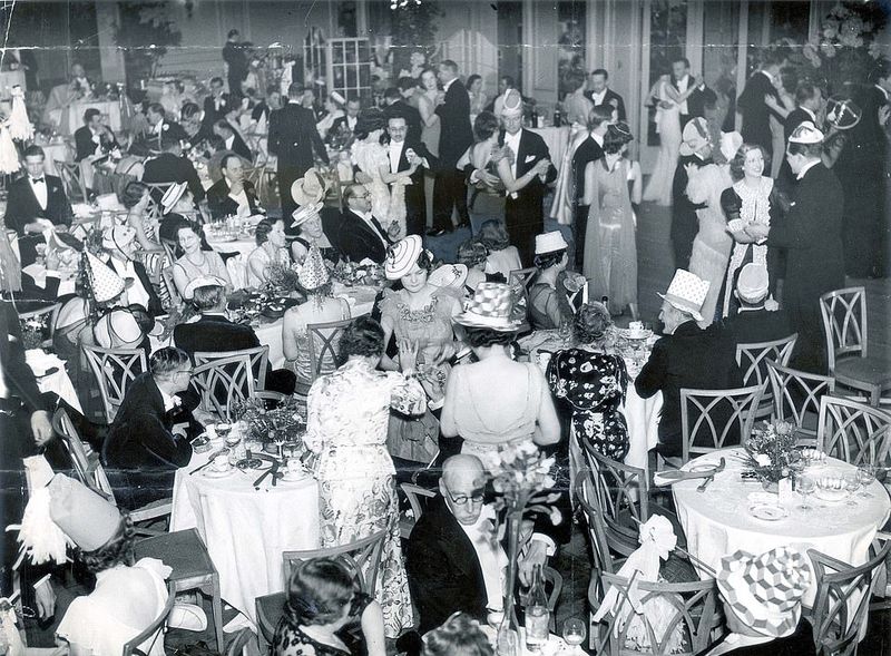 10. George VI's Coronation Banquet (1937) - 7/10