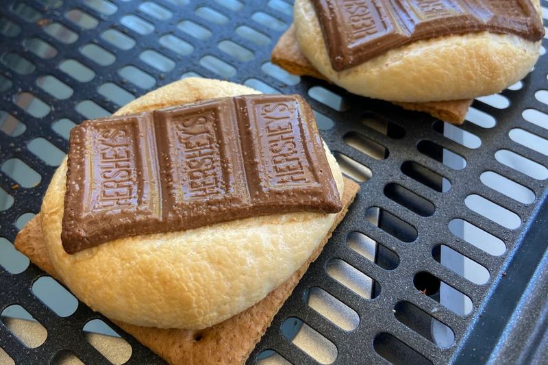 Air Fryer S'mores