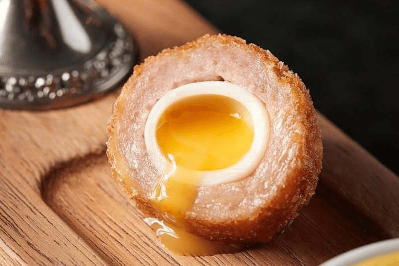 The Hind's Head – Scotch Egg And Triple-Cooked Chips