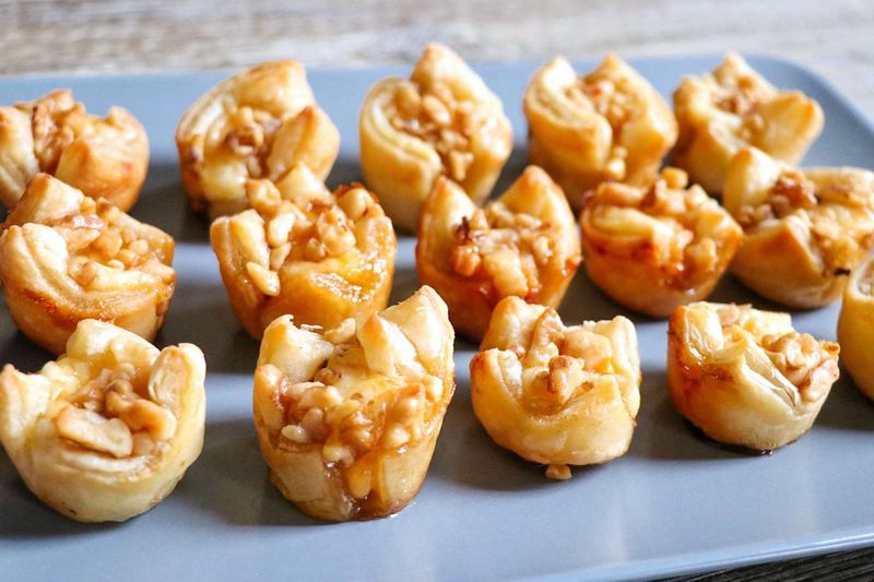 Baked Brie With Honey And Walnuts