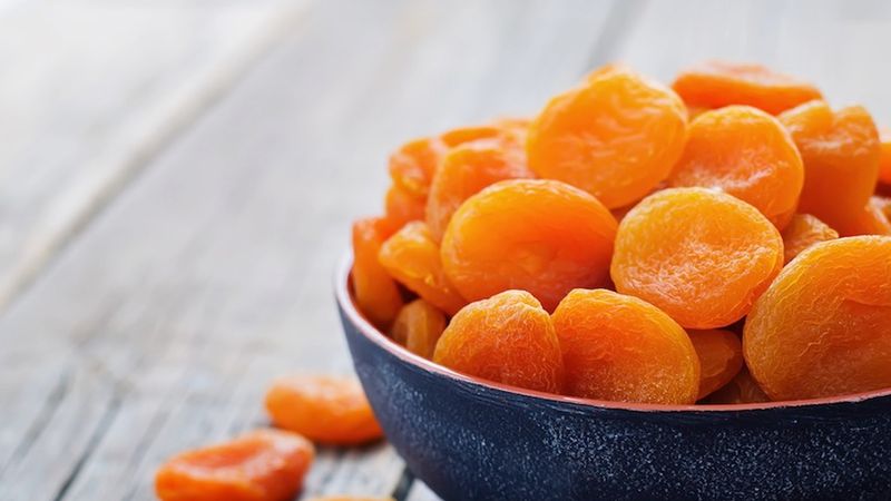 Sulfite-Treated Dried Apricots 