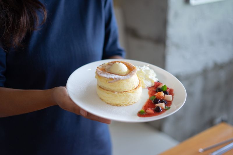 Fluffy Japanese Soufflé Pancakes
