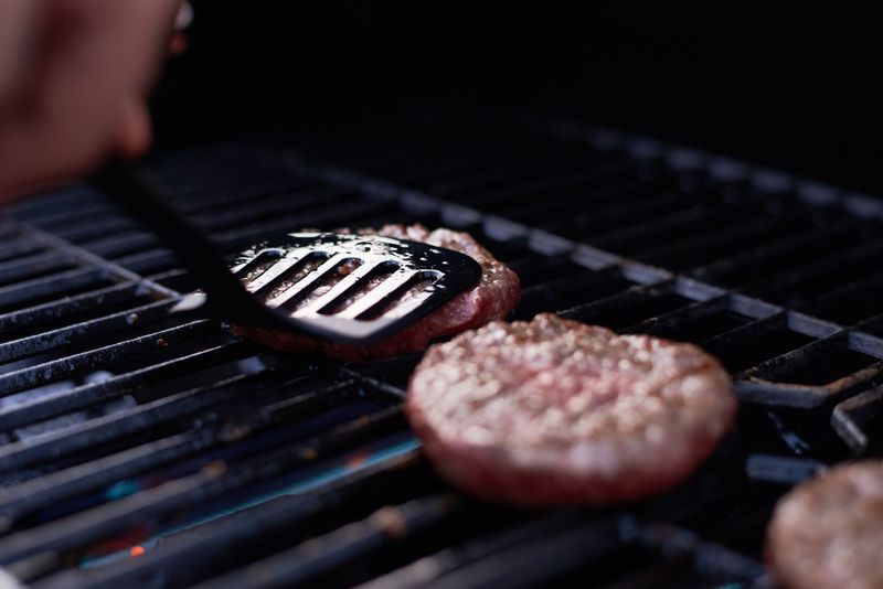 Don't Press Down On Burgers Or Steaks