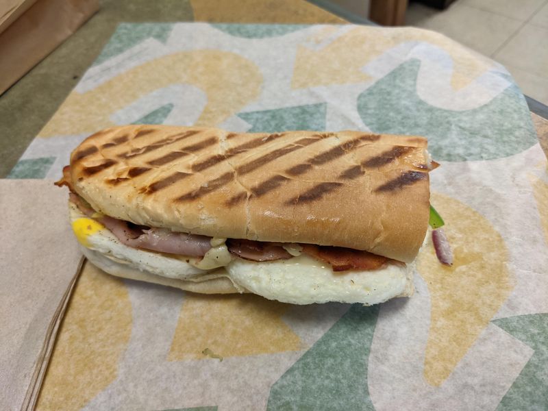 Subway's Eggy Illusion