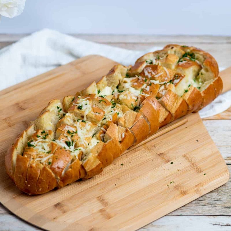 Cheesy Garlic Pull-Apart Bread