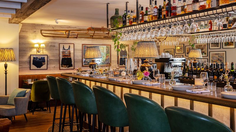 V Gastro & Bar