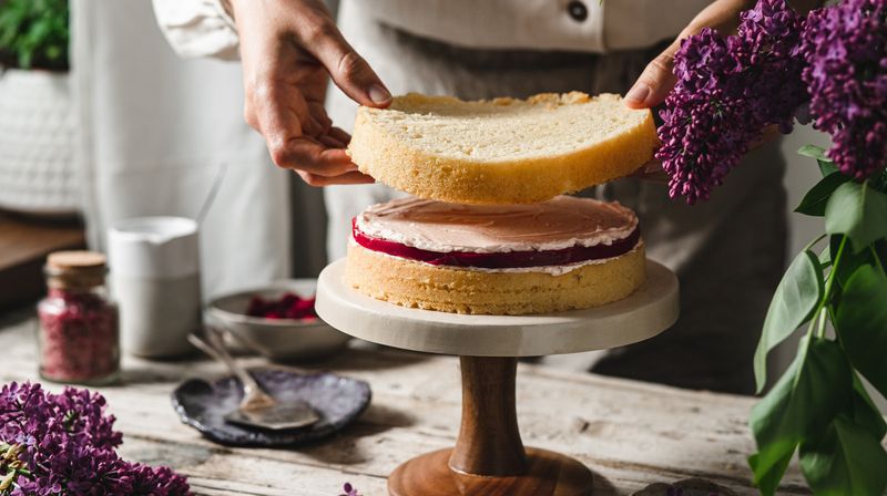 Toothpick Cake Layer Guide