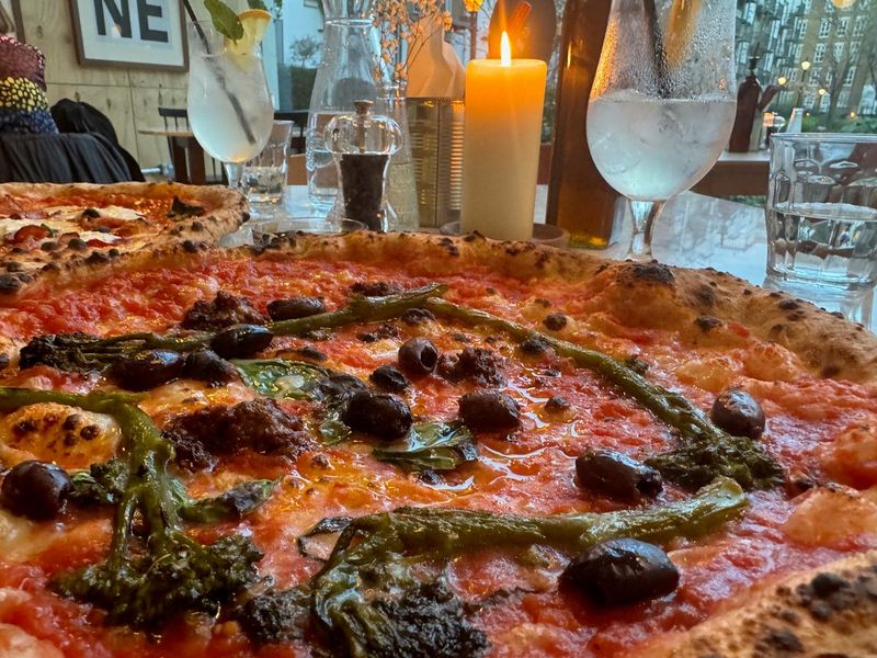 Rudy's Pizza Napoletana - Queensway