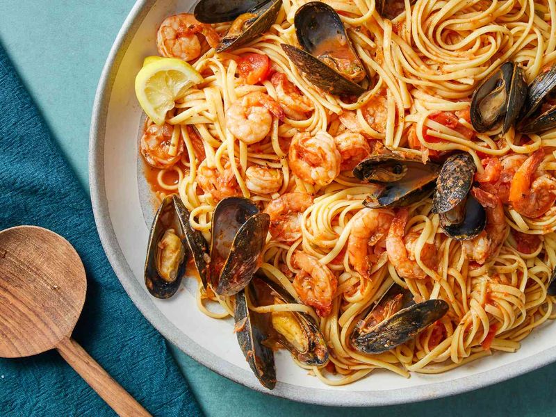 Order: Tomato-Based Pasta With Seafood