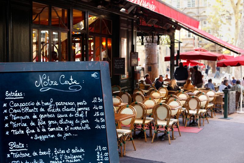 Eating Slowly And Mindfully (France)