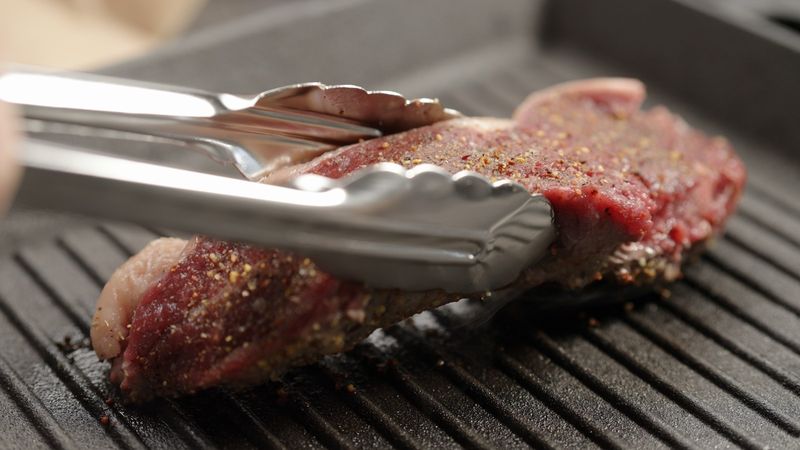 Overhandling The Meat