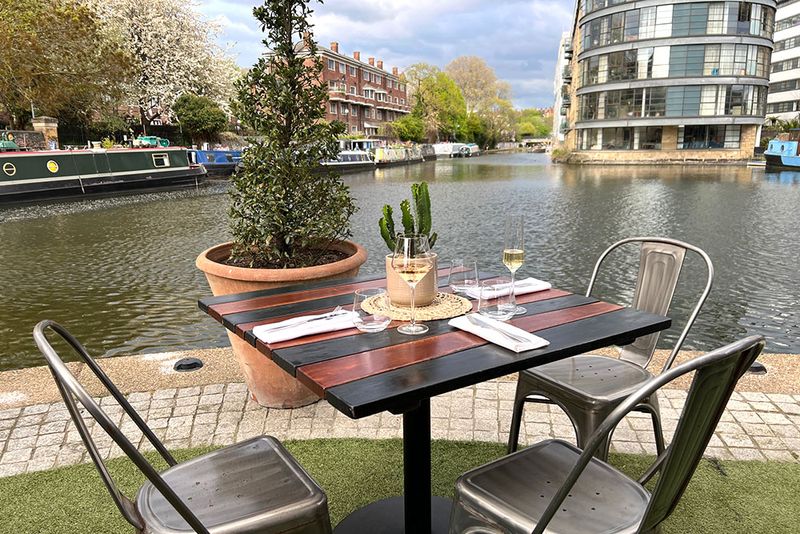 Sam's Waterside's Brentford Bolthole