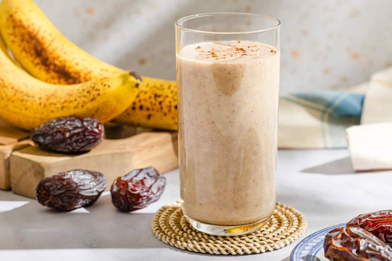 Tahini-Date Smoothie