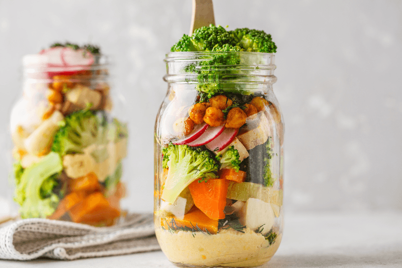 Mason Jar Salads That Stay Fresh