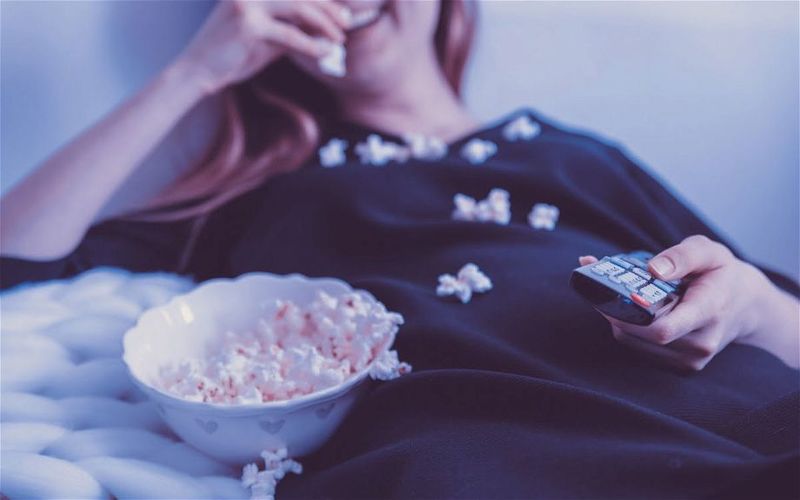 Mindless Munching During Netflix Binges