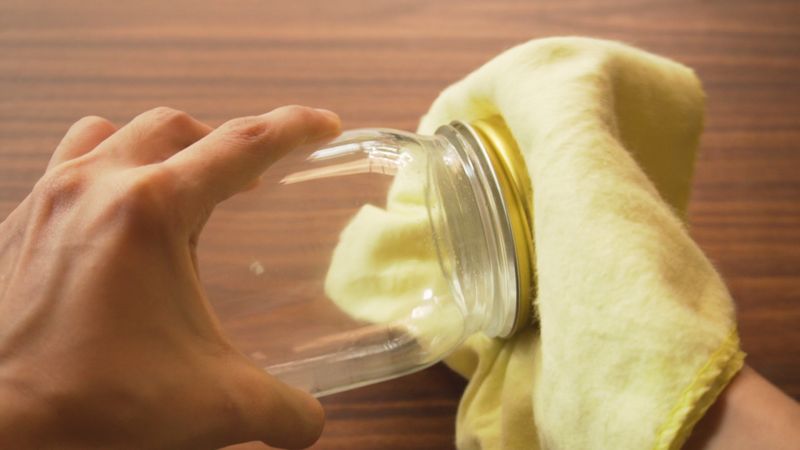 Tea Towel Jar Opening Technique
