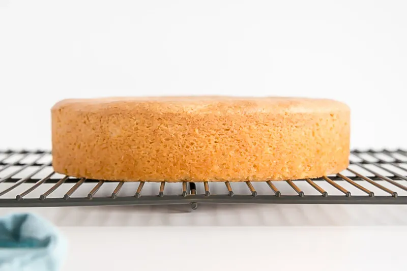 Cool Cakes Properly