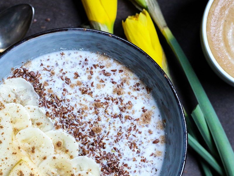 Yogurt With Flax Seeds And Cinnamon