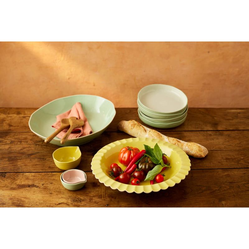 It Makes Outdoor Dining Effortless