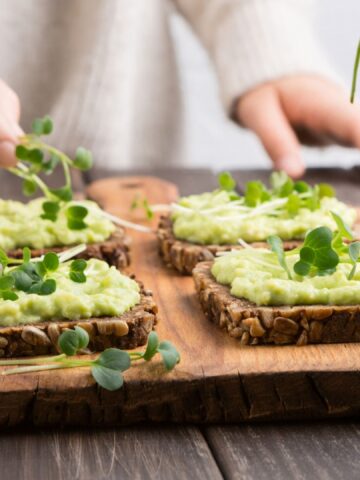 14 Best Snacks For Better Blood Sugar Control