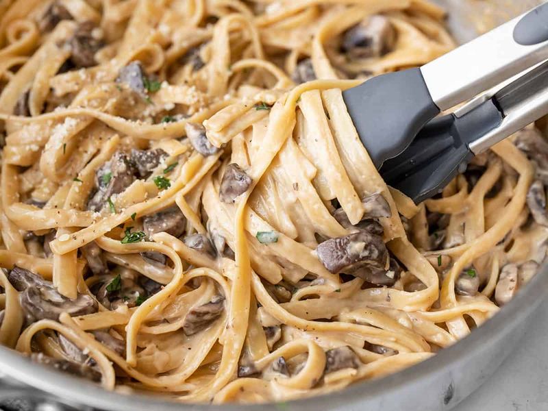 Creamy Garlic Mushroom Pasta