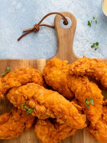 5 Ways To Reheat Fried Chicken At Home (Featured Image)