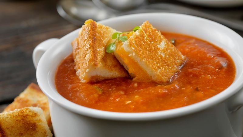 Romano's Macaroni Grill's Tomato Basil Soup