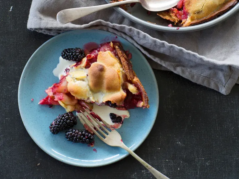 Apple And Blackberry Pie