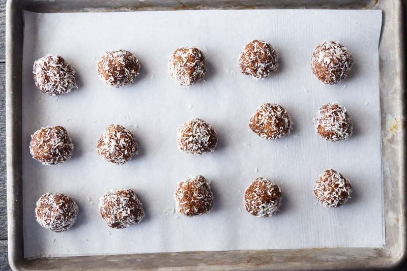 Oat And Date Energy Balls