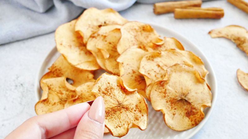 Apple Cinnamon Crisps
