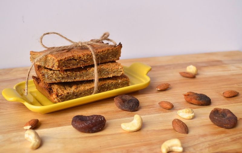 Apricot And Almond Breakfast Bars