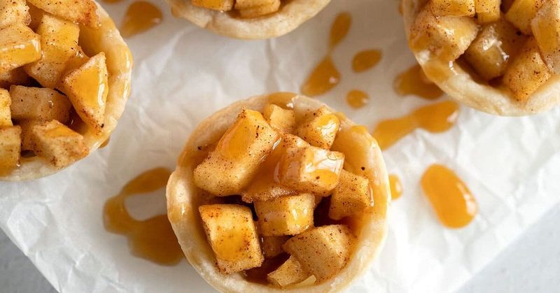 Caramelized Apple Puff Pastry Bites