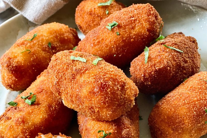 Croquettes, France