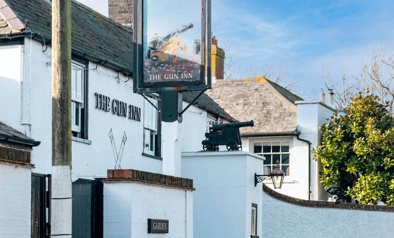 The Gun Inn, Keyhaven