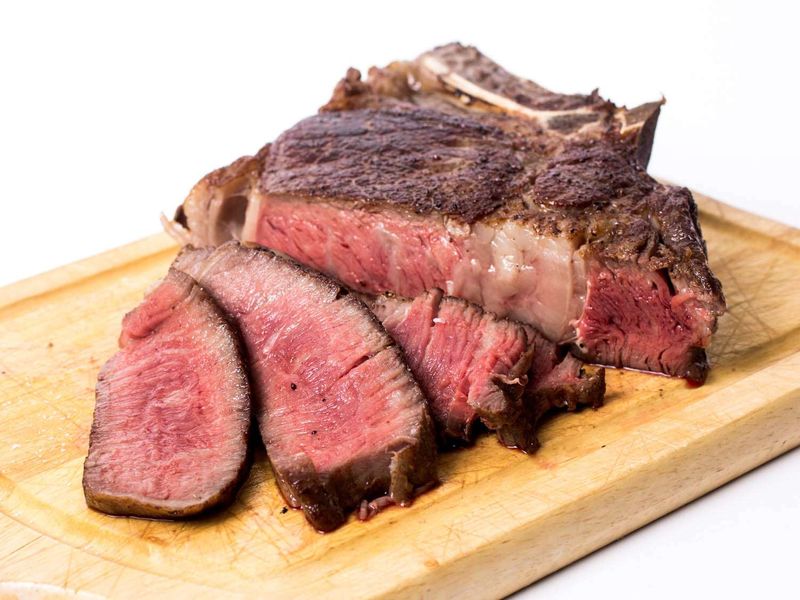 Not Letting Roast Meat Rest Before Carving