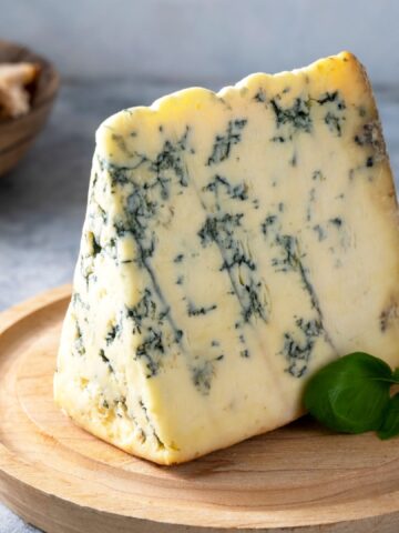 10 Iconic French Cheeses Every Food Lover Should Try