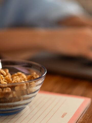 11 Heart-Healthy Snacks To Pack For Work