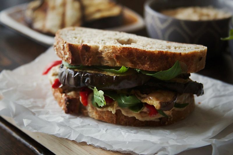 Grilled Veggie And Hummus