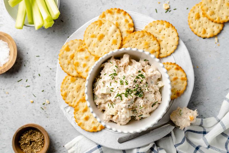 Tuna Salad With Crackers