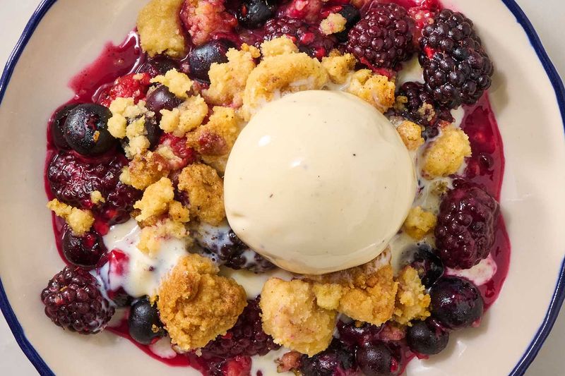 Berry Crumble Delight