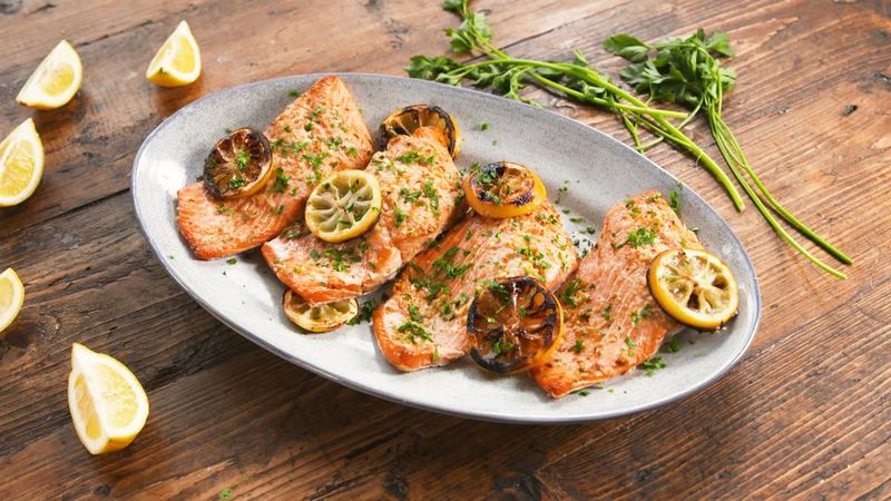 Grilled Salmon With Lemon
