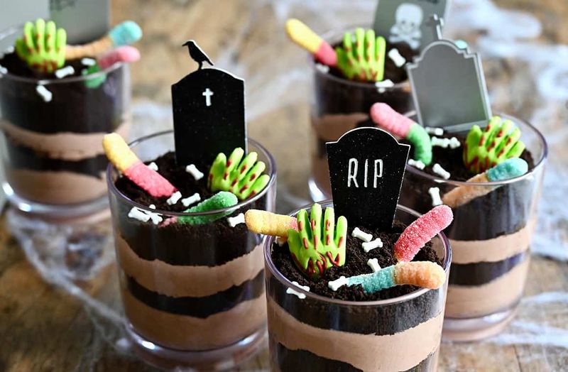 Dirt Cups With Gummy Worms