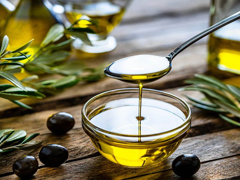 The Health Benefits Of Olive Oil Vs. Other Low-Calorie Oils
