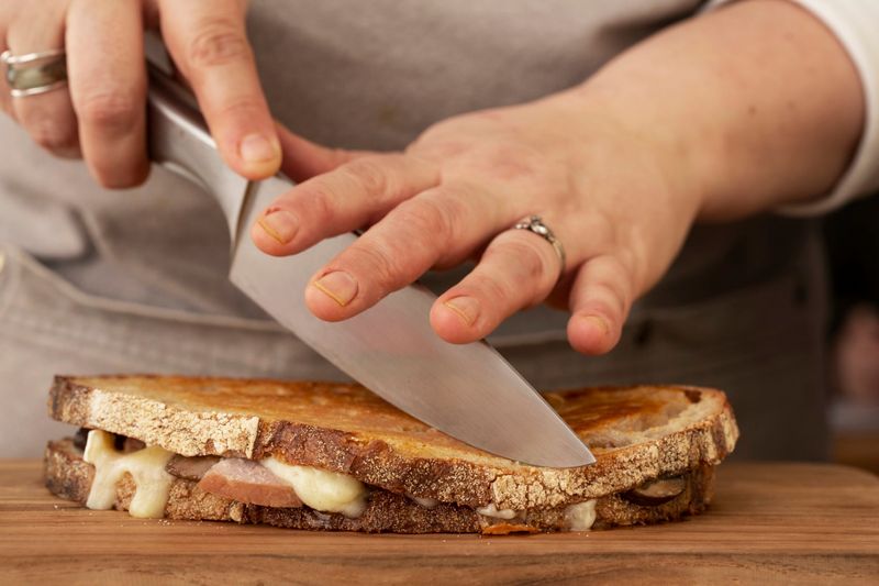 Cutting The Sandwich Poorly (Fillings Fall Out)