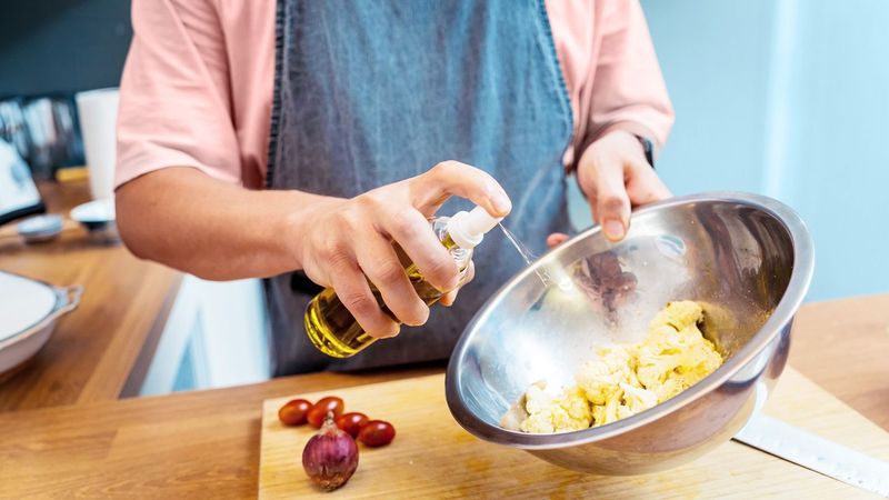 How To Use Low-Calorie Oils In Your Everyday Meals