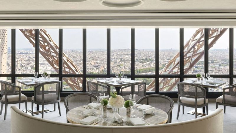Le Jules Verne (Paris)