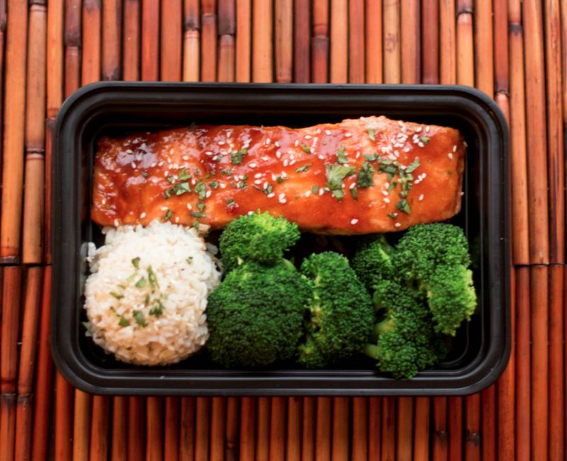 Grilled Salmon With Brown Rice And Steamed Broccoli