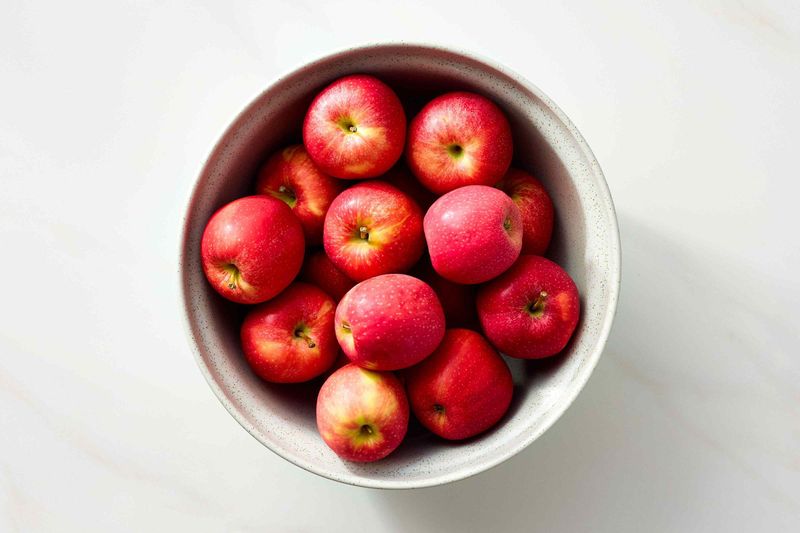 Staying Hydrated With Apples